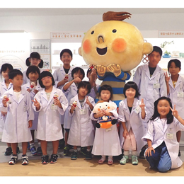 コープデリ商品検査センターと地域で進める食の安全と学び